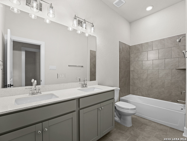 13526 Valjean Ave Property Photo 20