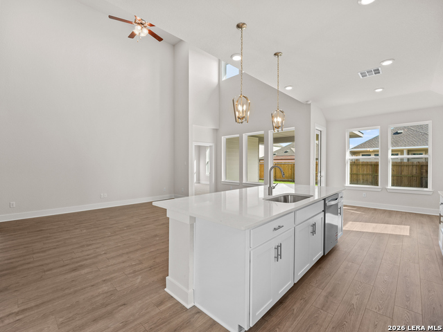 13534 Valjean Ave Property Photo 6