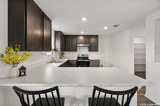 4703 Plaza Center Property Photo 7