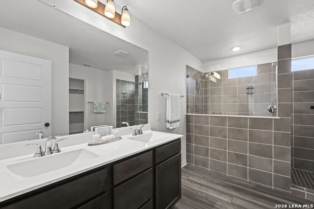 4703 Plaza Center Property Photo 15