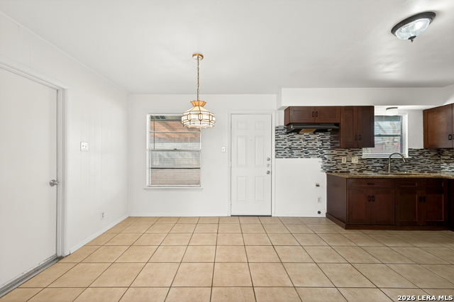 5823 Castle Brook Property Photo 10