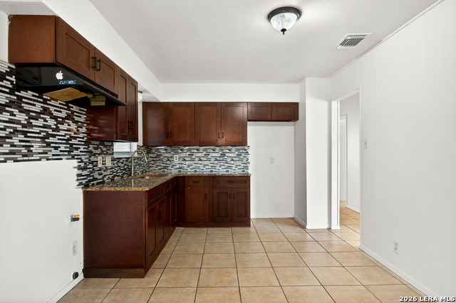 5823 Castle Brook Property Photo 13