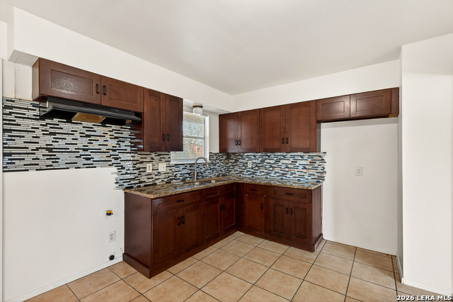 5823 Castle Brook Property Photo 14