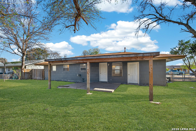 5823 Castle Brook Property Photo 38