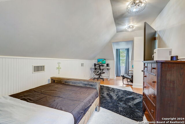 109 W Evergreen St Property Photo 32