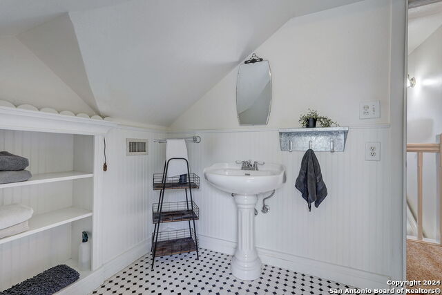 109 W Evergreen St Property Photo 36