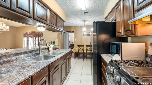 1702 Ann Arbor Property Photo 6