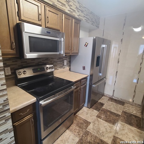 12020 Maplerock Property Photo 4