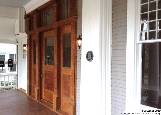 429 Mistletoe Property Photo 5