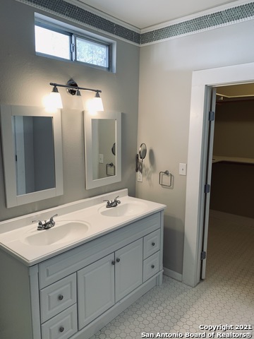 429 Mistletoe Property Photo 32