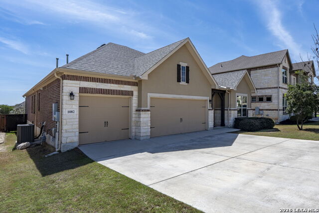 1082 Cedar Glen Dr Property Photo 3
