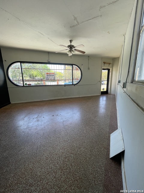 636 S Presa Property Photo 2