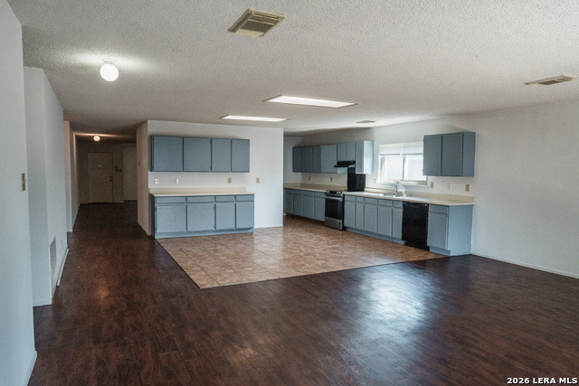 879 Fillmore Property Photo 11