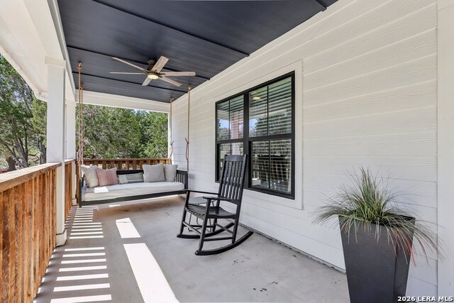275 Stallion Springs Property Photo 6