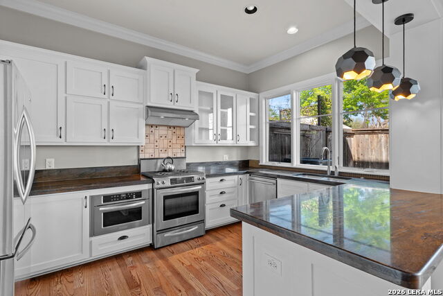 137 Katherine Property Photo 4