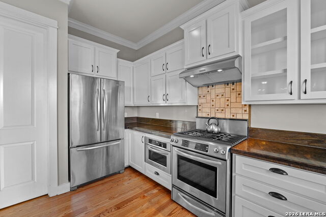 137 Katherine Property Photo 6