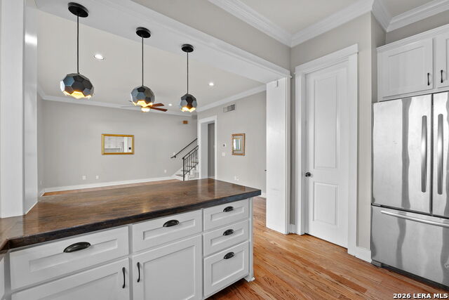 137 Katherine Property Photo 7