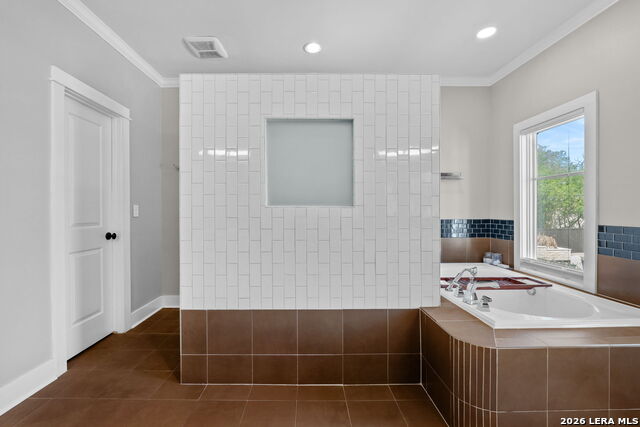 137 Katherine Property Photo 19