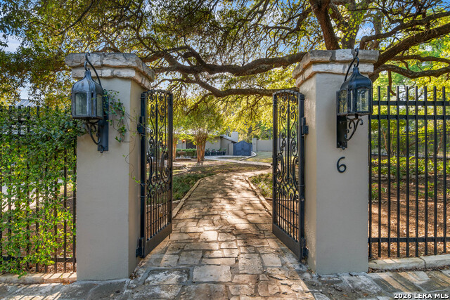 6 Lazy Lane Property Photo 1