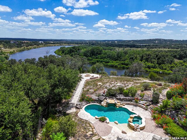 209 River Cliff Place Property Photo 2