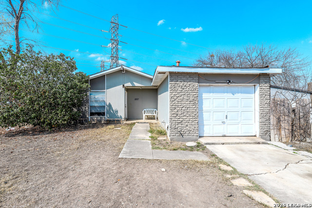 8207 Glen Fox Property Photo 1