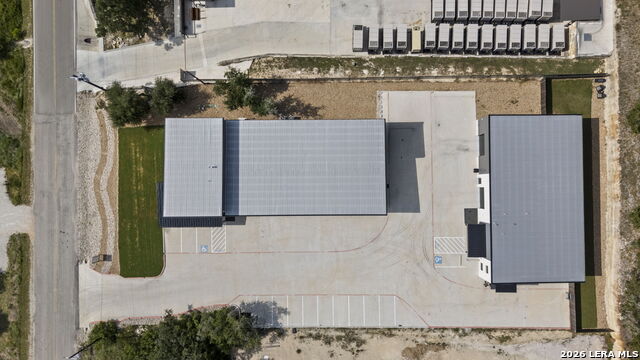 39 Truss Property Photo 4