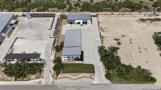 39 Truss Property Photo 5