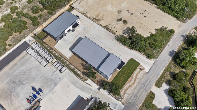 39 Truss Property Photo 9