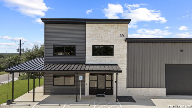 39 Truss Property Photo 16