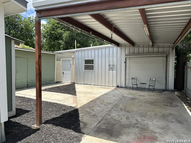 1619 Nolan Property Photo 1