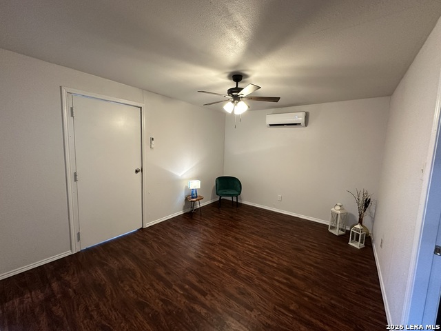 1619 Nolan Property Photo 4