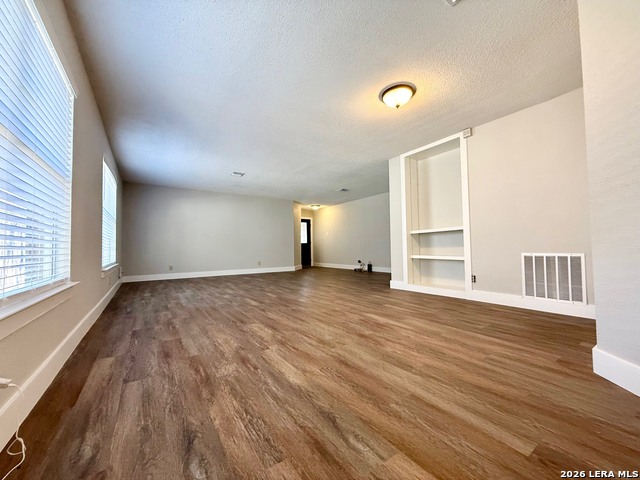 15802 Tampke Pl Property Photo 6