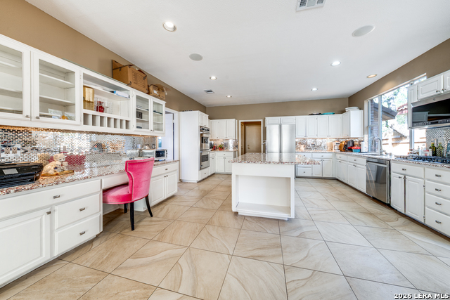 522 Chardonnet Property Photo 6
