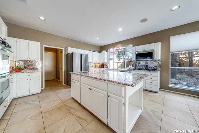 522 Chardonnet Property Photo 7