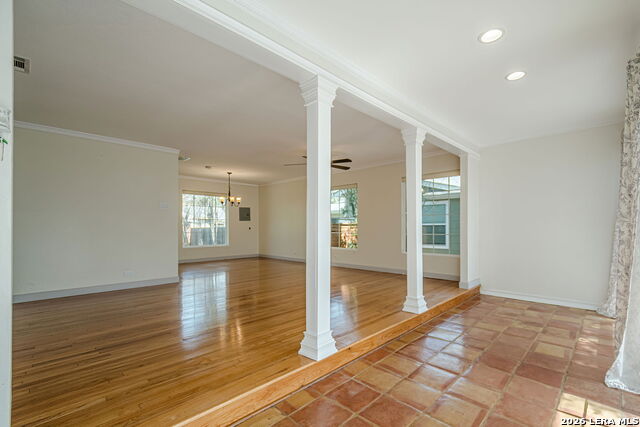 227 Devonshire Dr Property Photo 4