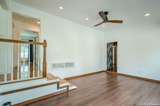 227 Devonshire Dr Property Photo 33