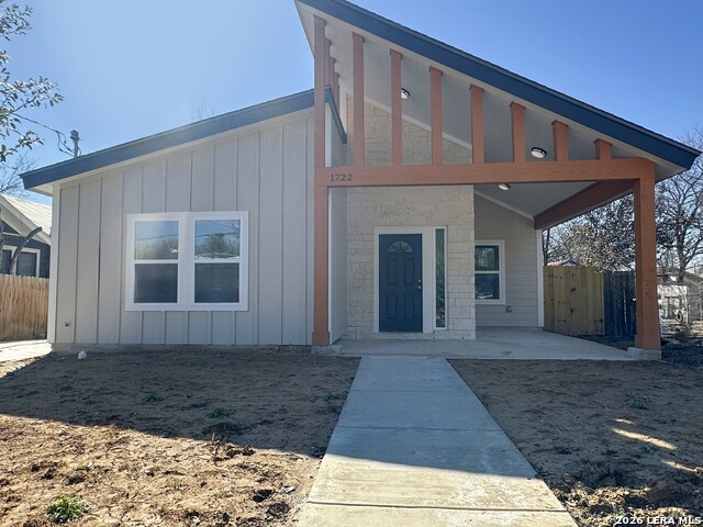 1722 Center St Property Photo 22