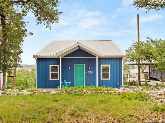 2135 Lakeview Property Photo 1