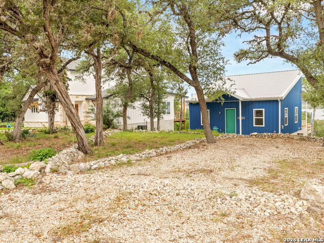 2135 Lakeview Property Photo 2