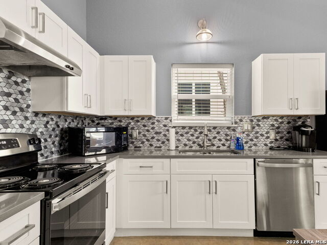 2135 Lakeview Property Photo 7