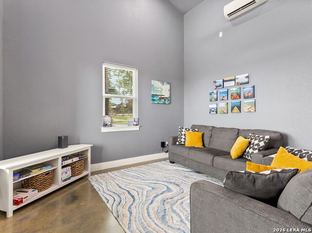 2135 Lakeview Property Photo 9