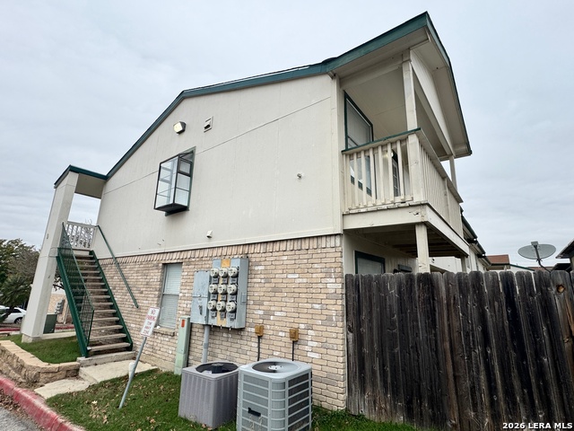 4949 Hamilton Wolfe Property Photo 4