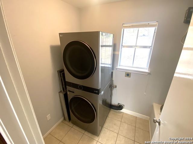 576 Gallagher Property Photo 28