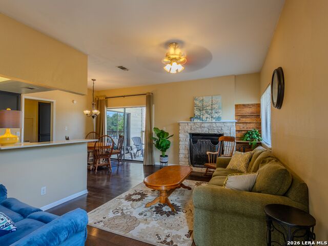 1013 Chestnut St Property Photo 3