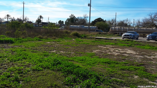 1501 1st Property Photo 4