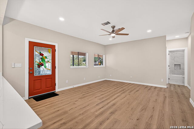 631 E Mistletoe Property Photo 5