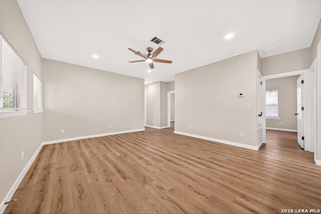 631 E Mistletoe Property Photo 6