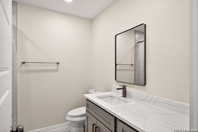 631 E Mistletoe Property Photo 14