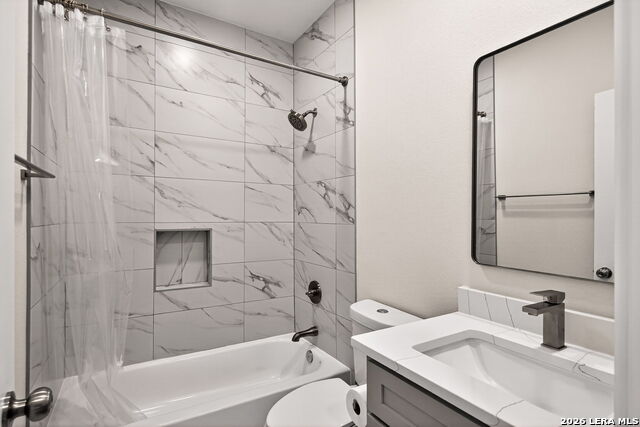 631 E Mistletoe Property Photo 18