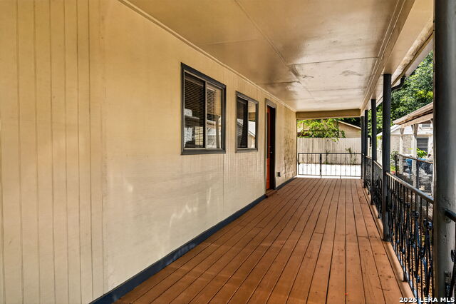631 E Mistletoe Property Photo 30